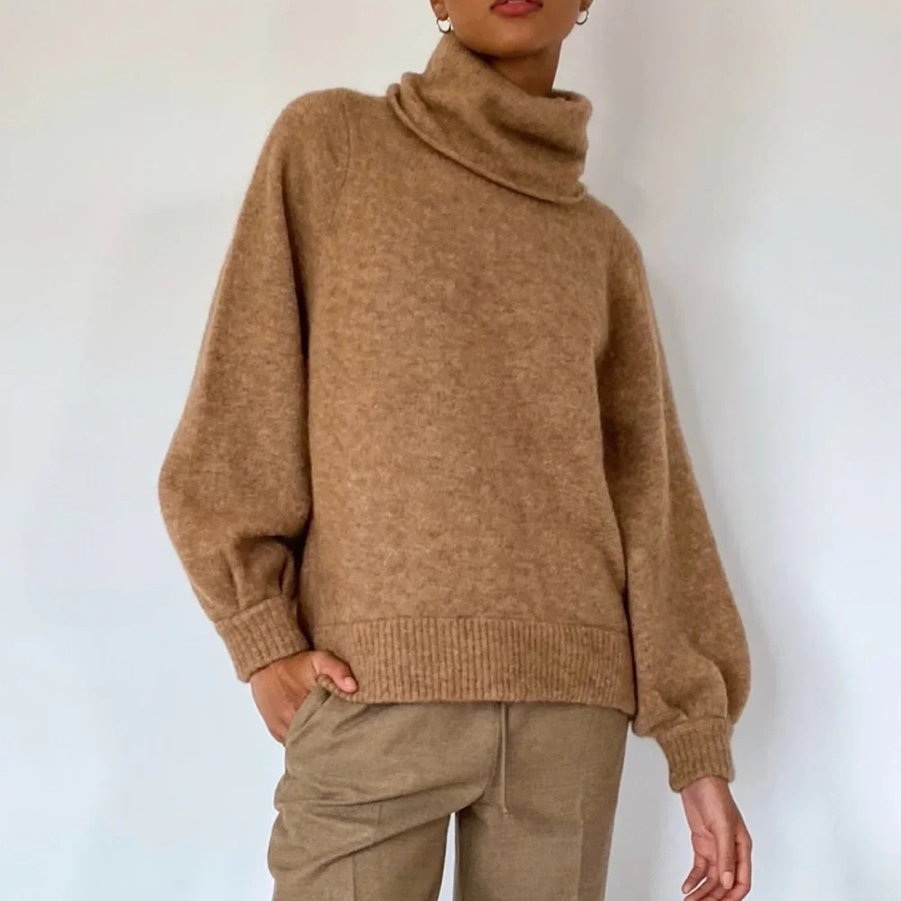 Aritzia The Group by Babaton Oversized Sweater Funnel Neck Caramel Sz XS Adichie
